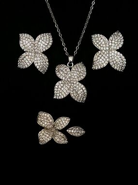 White Gold Toned Floral Jewelry Set